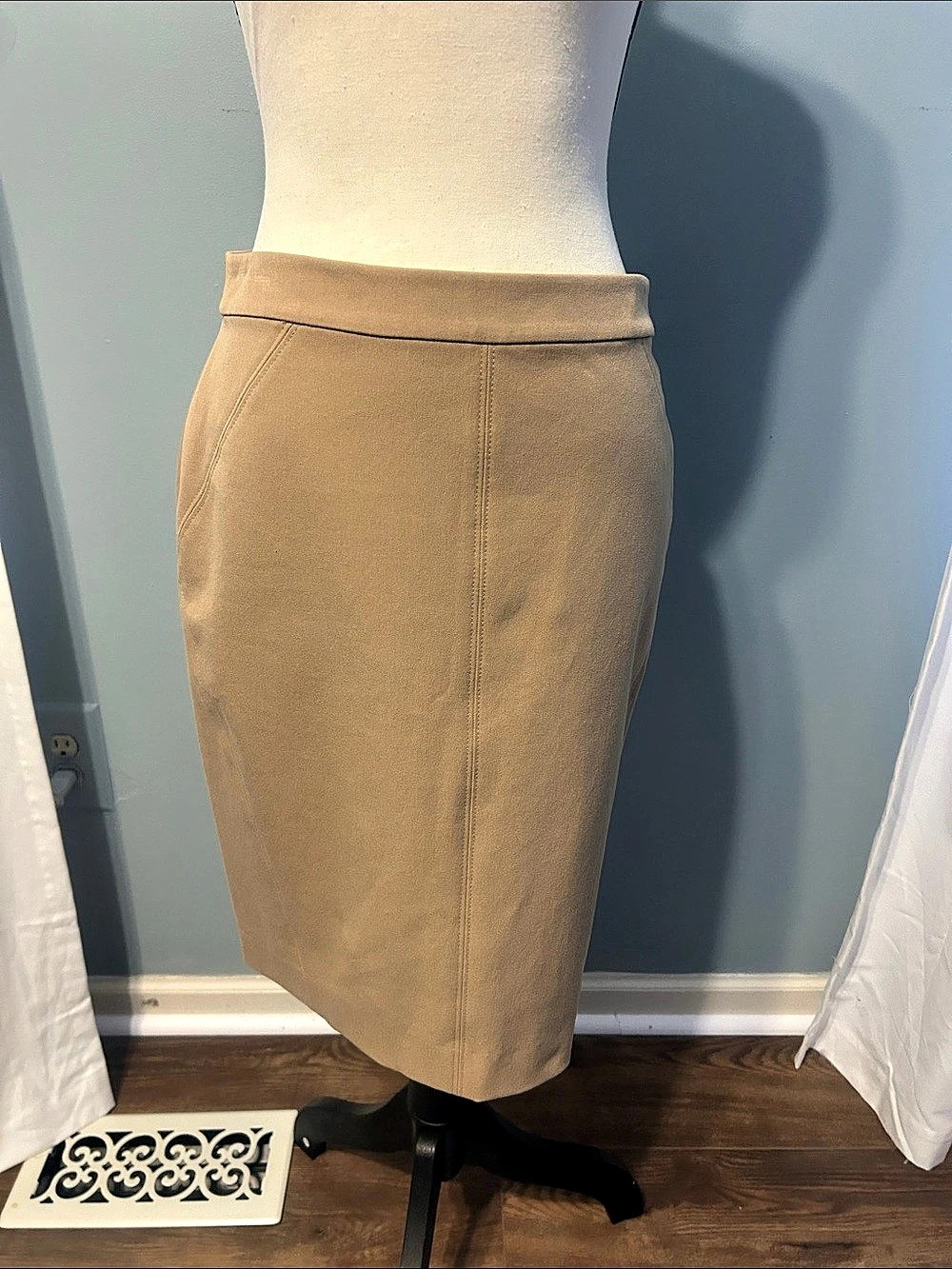 Ann Taylor Pencil Skirt in Brown Size 4P NWT